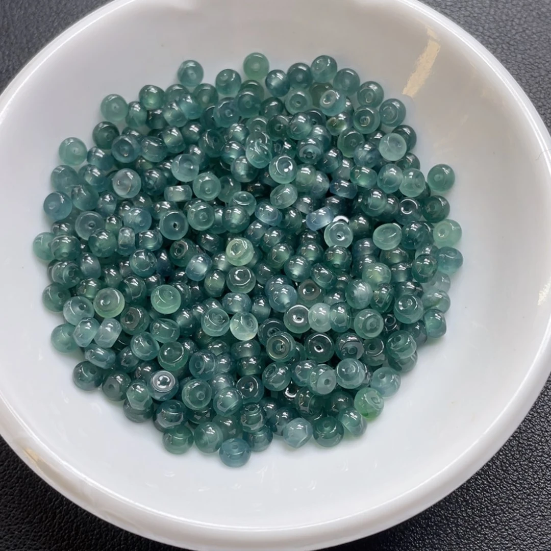 石***榴翡翠未镶嵌颈饰卡4.5/3左右珠子