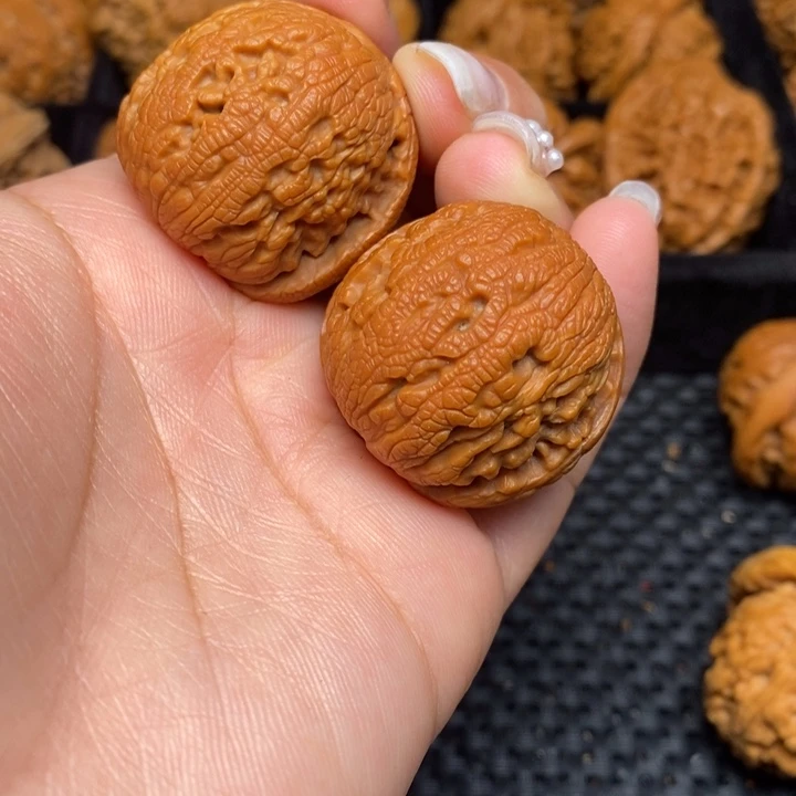 吊坠文玩核桃南****民秦岭野生50
