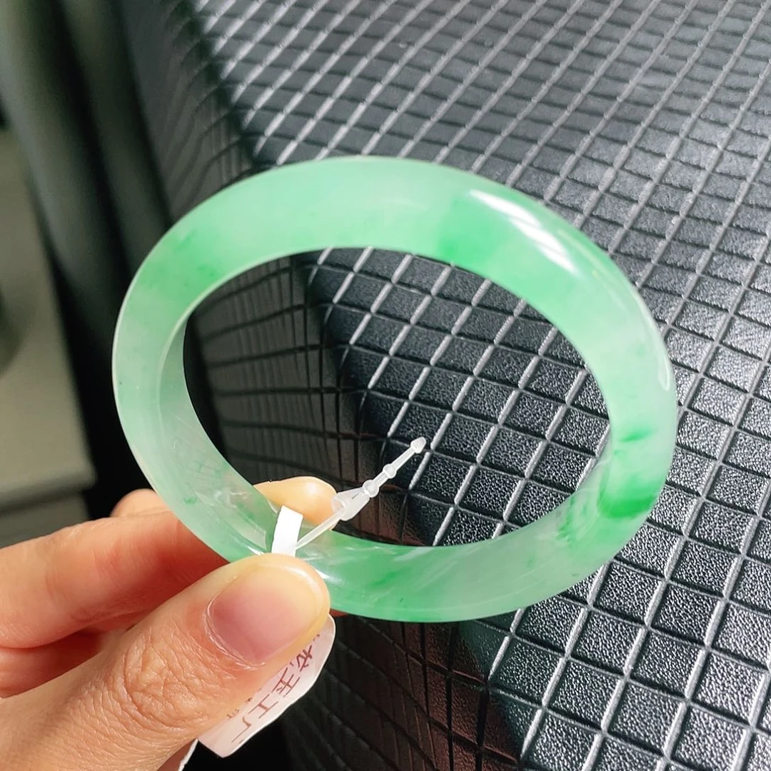 银***乖石英质玉未镶嵌手镯52