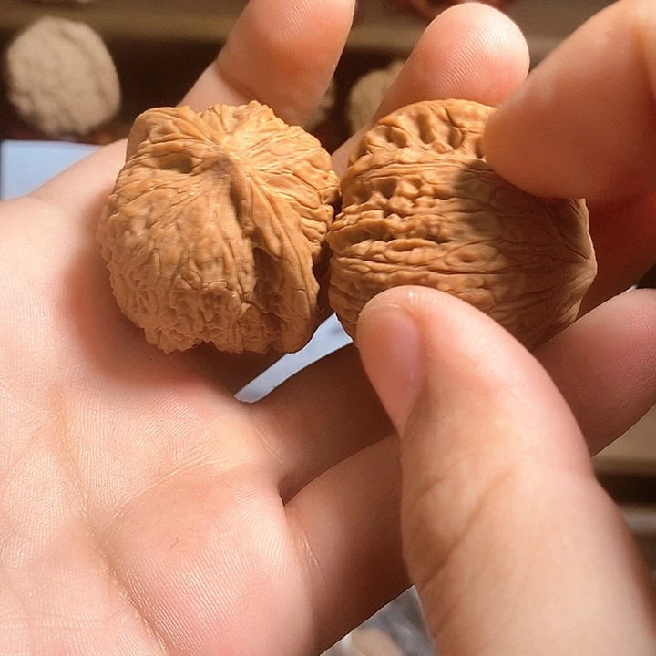 文玩核桃把件泥鳅背