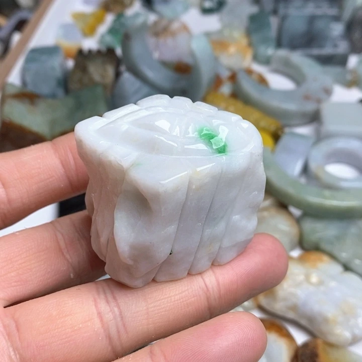 翡翠未镶嵌颈饰天然翡翠