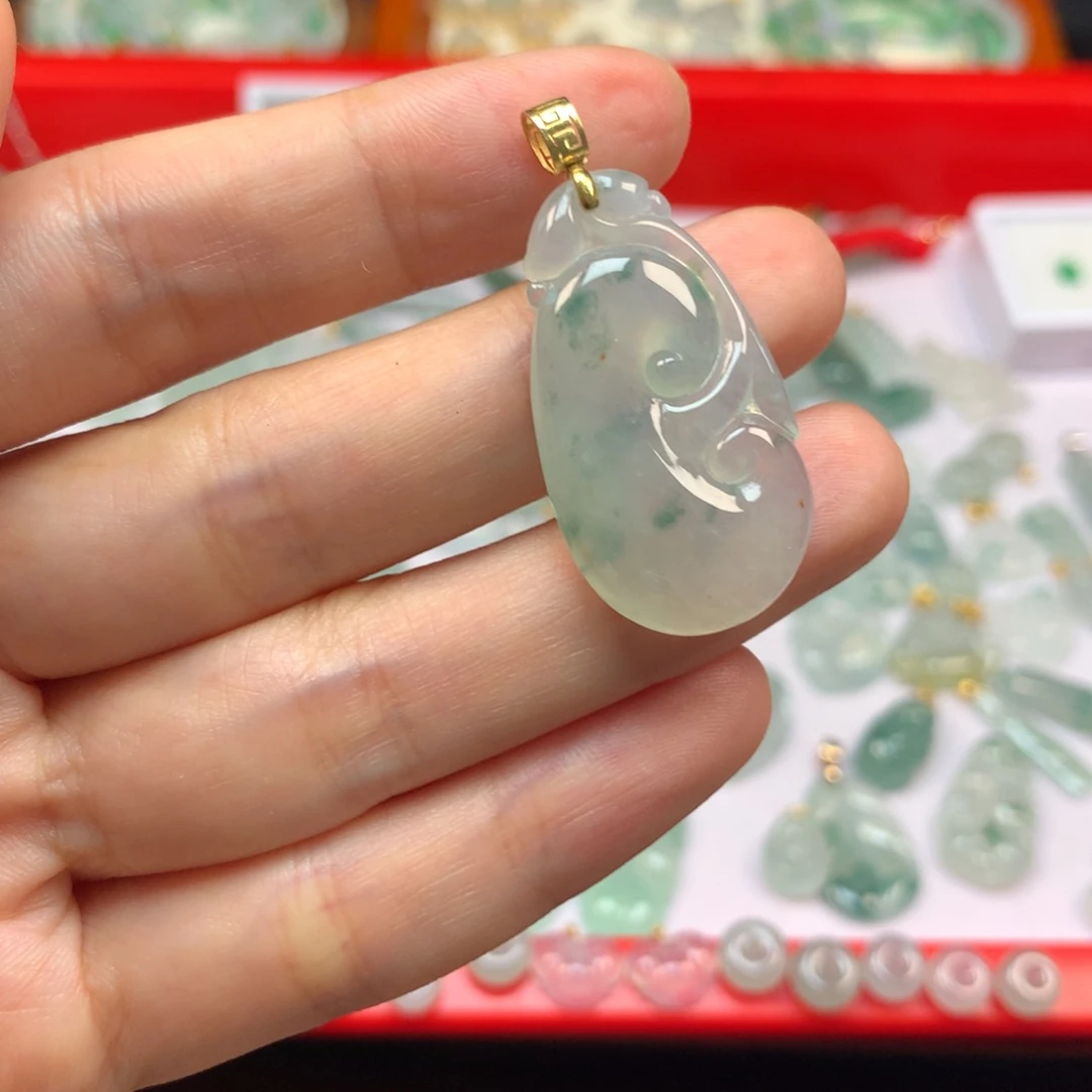 【闪购商品】吊坠(不含链)18K金镶嵌翡翠