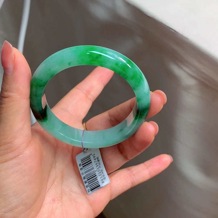 翡翠手镯未镶嵌天然