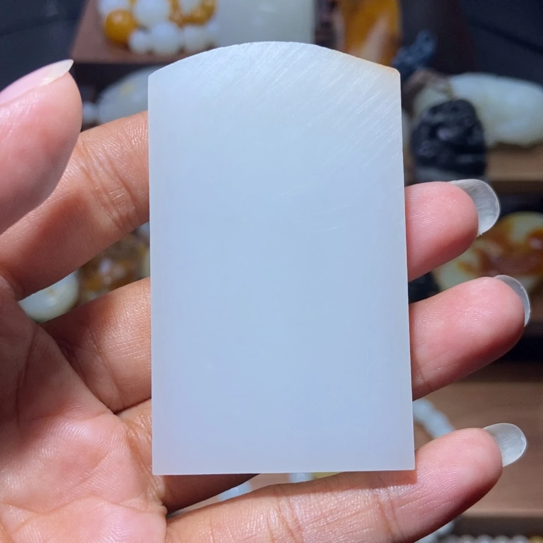欢***！和田玉未镶嵌颈饰