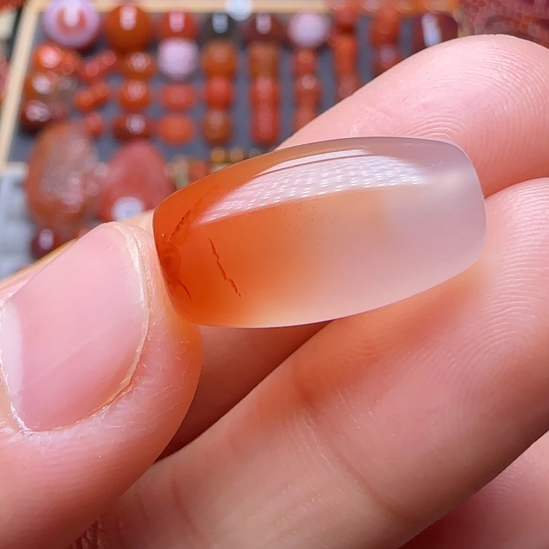 未镶嵌南红玛瑙珠宝奇石