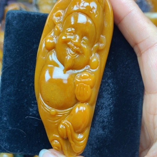 石英质玉（黄龙玉）未镶嵌颈饰