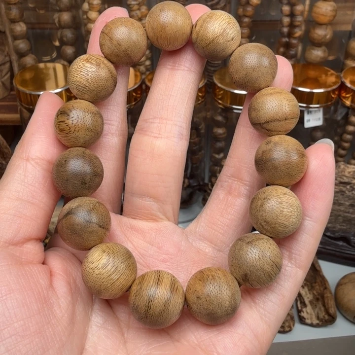 沉香沉香碎屑柬埔寨菩萨棋