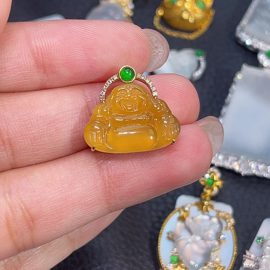翡翠18K金镶嵌颈饰佛公