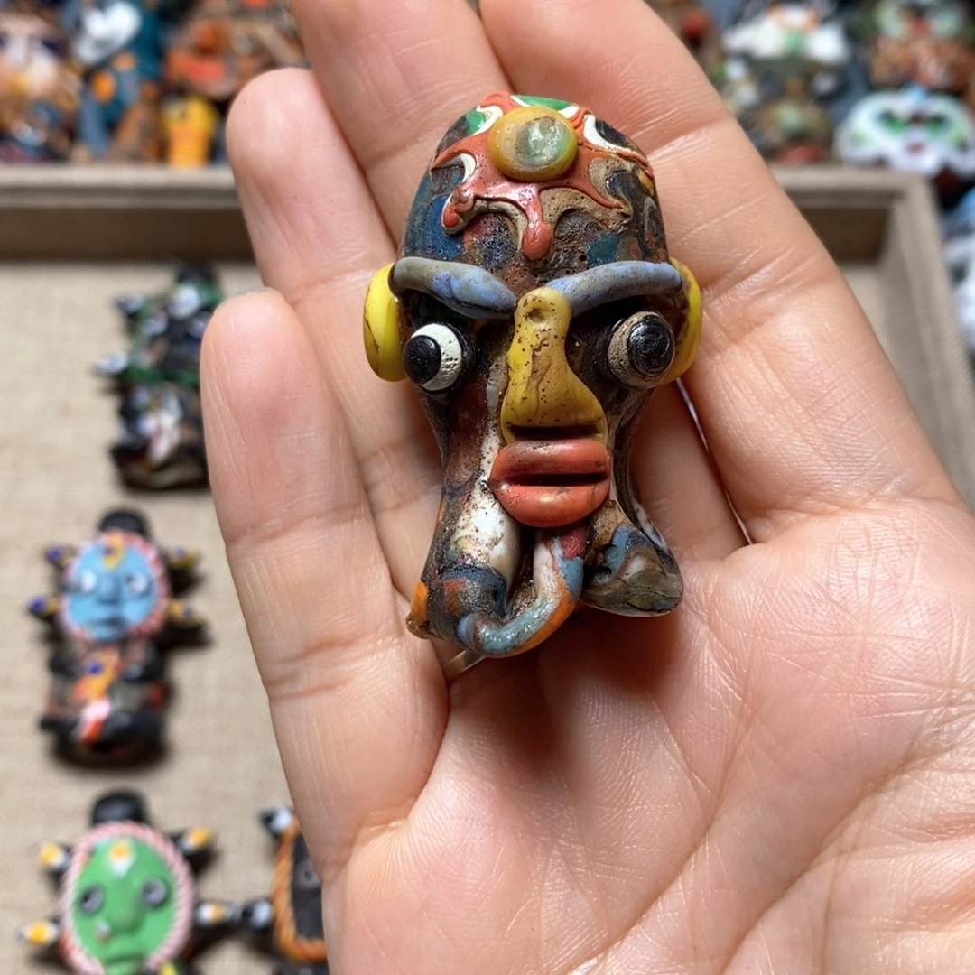 琉璃颈饰印度尼西亚黄鼻子