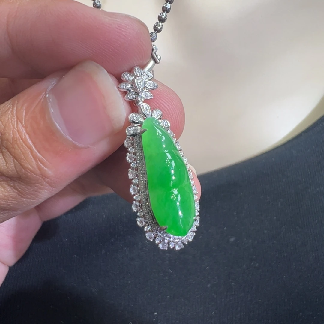 吊坠(不含链)18K金镶嵌翡翠