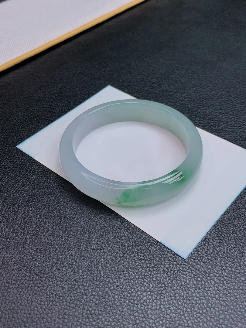 天然翡翠手镯正圈飘阳绿手镯飘花手镯精美女款冰透绿色时尚平安镯