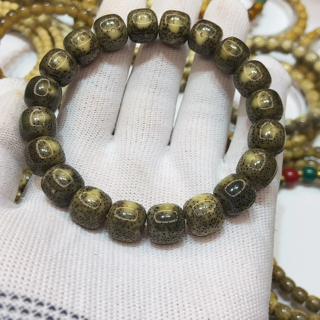 莎***咔星月菩提吊坠原生态