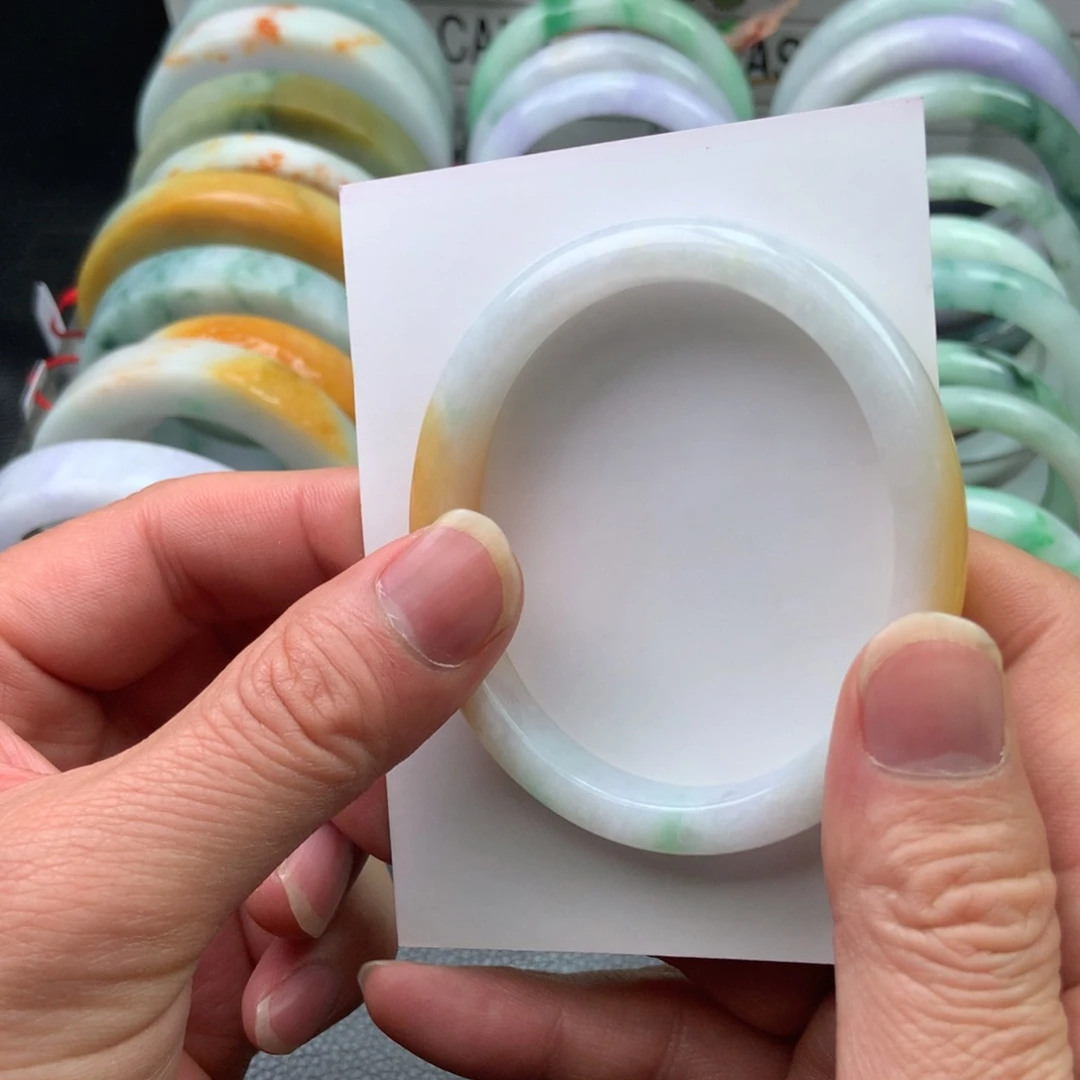 未镶嵌翡翠手镯定制翡翠如**醒