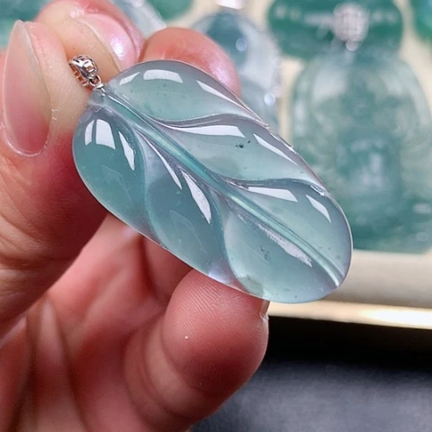 【闪购商品】翡翠颈饰18K金镶嵌天然翡翠