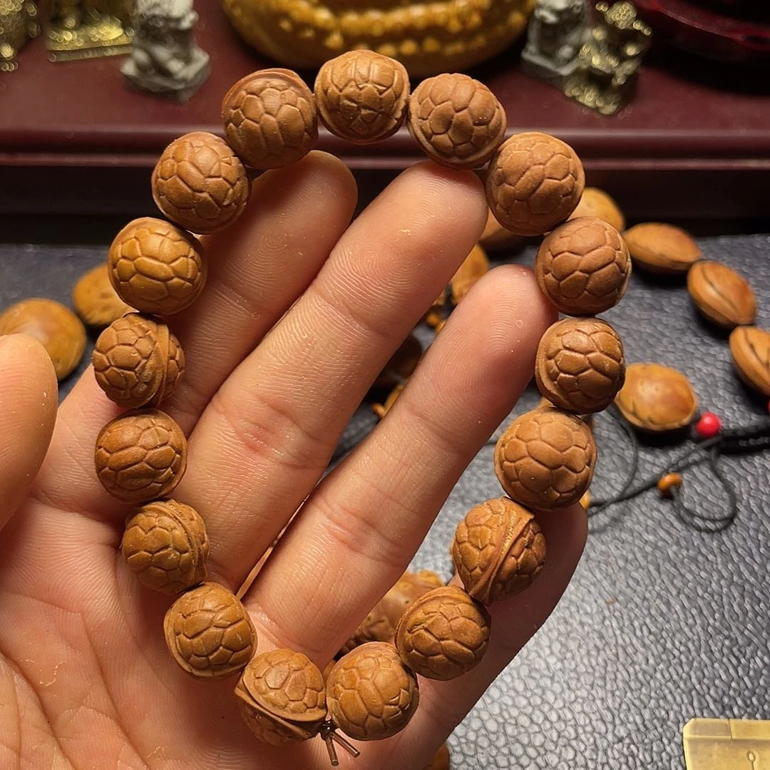 龙纹桃核雕刻瑕疵富甲天下