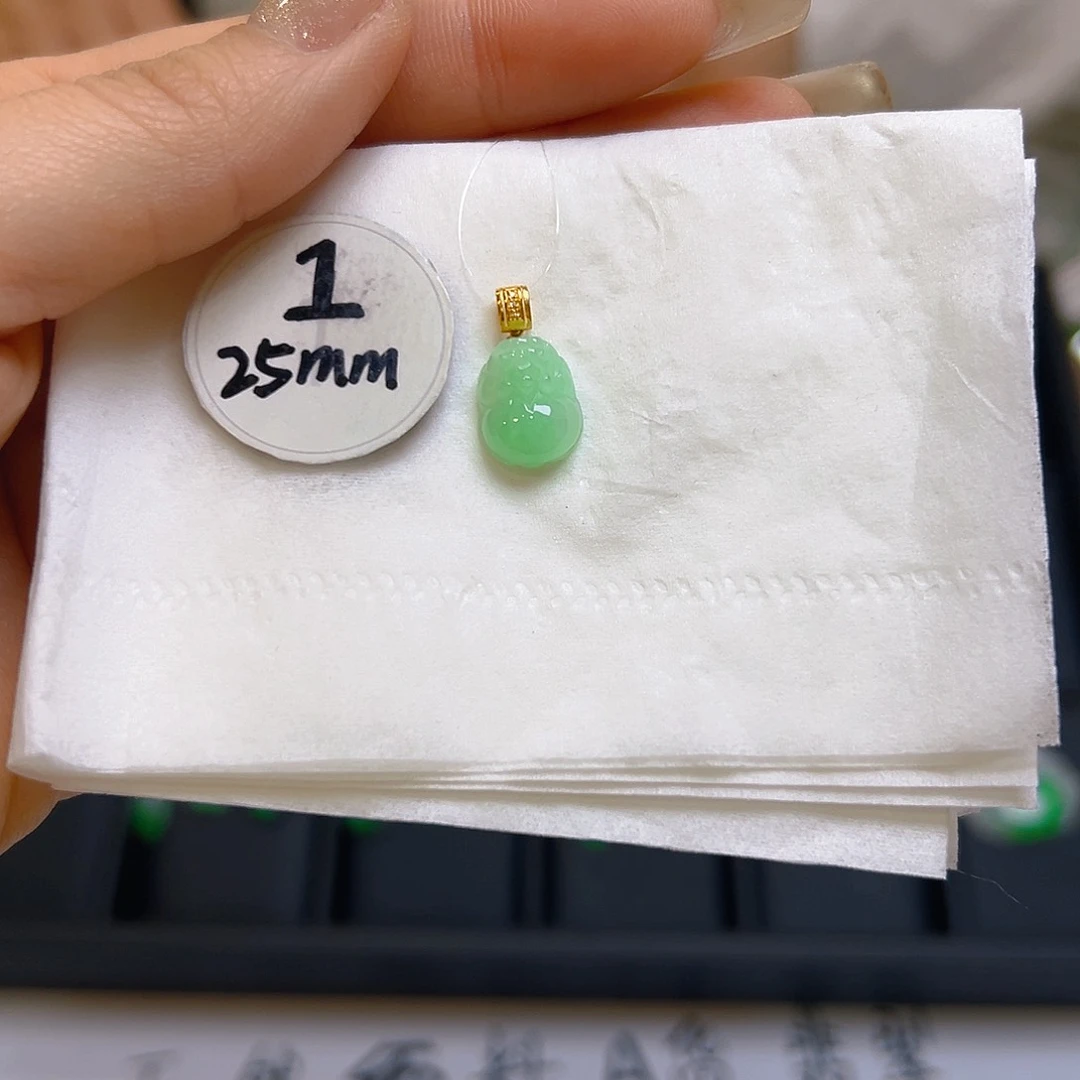 翡翠颈饰18K金镶嵌翡翠