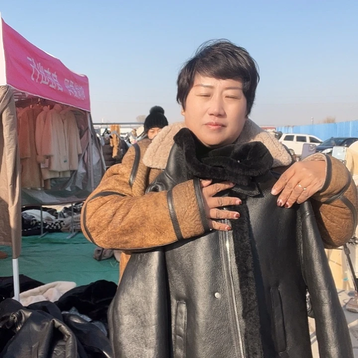 喵****7M码数皮毛一体女款皮毛一体