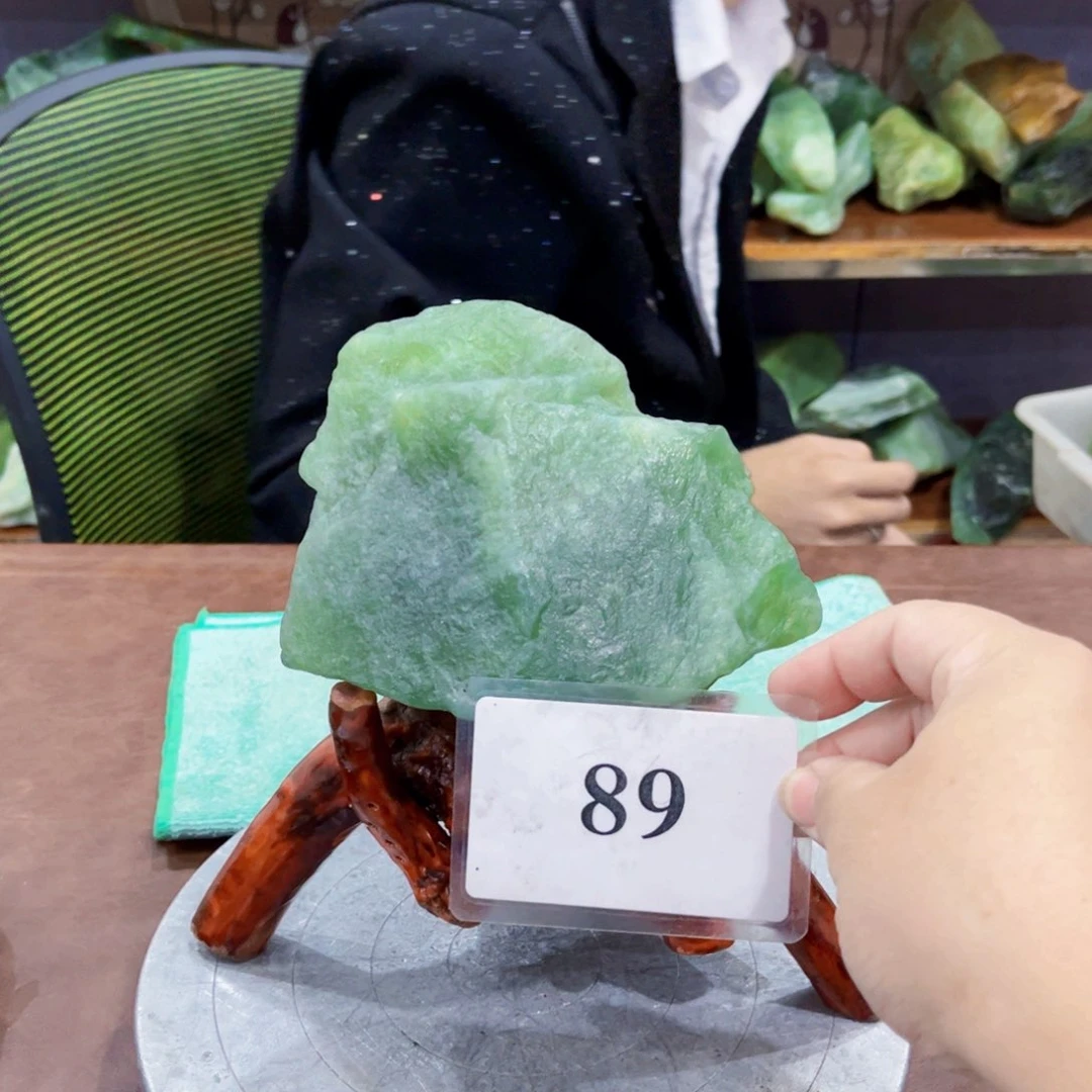 蛇纹石玉未镶嵌原石