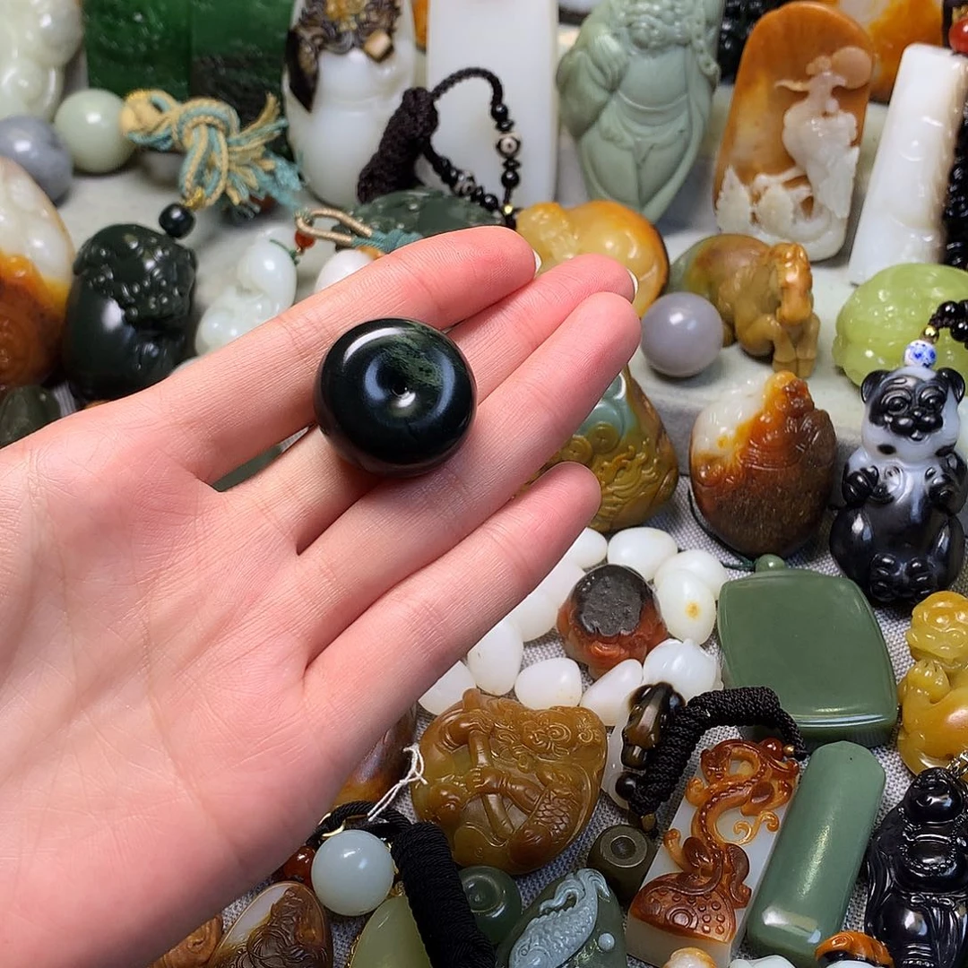 颈饰未镶嵌和田玉无**踪