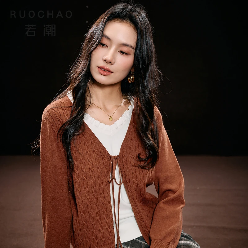 三彩大码女装2025冬季新款假两件针织衫毛衫绞花V领长袖胖MM