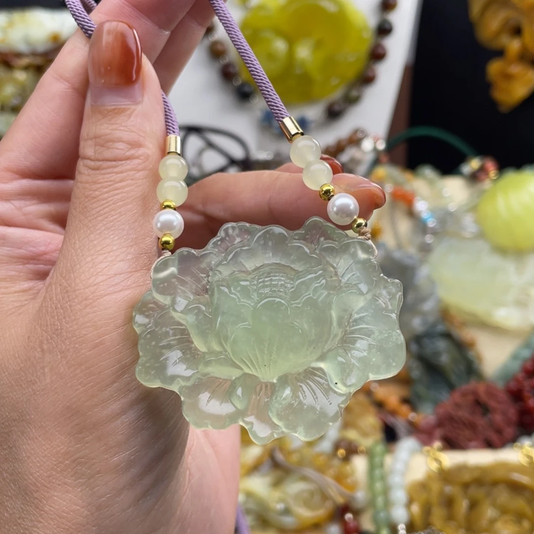 未镶嵌蛇纹石玉颈饰