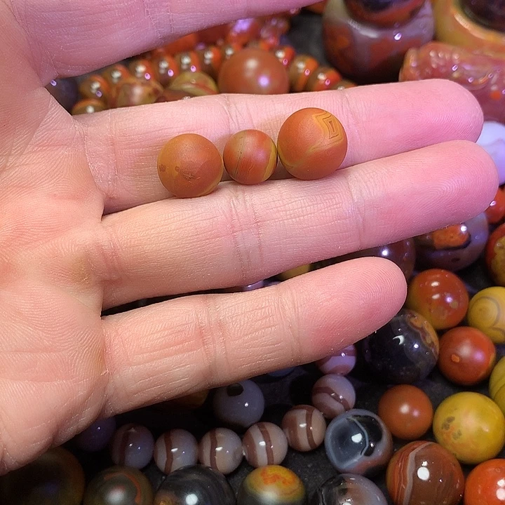 J***金未镶嵌玛瑙/玉髓珠宝奇石