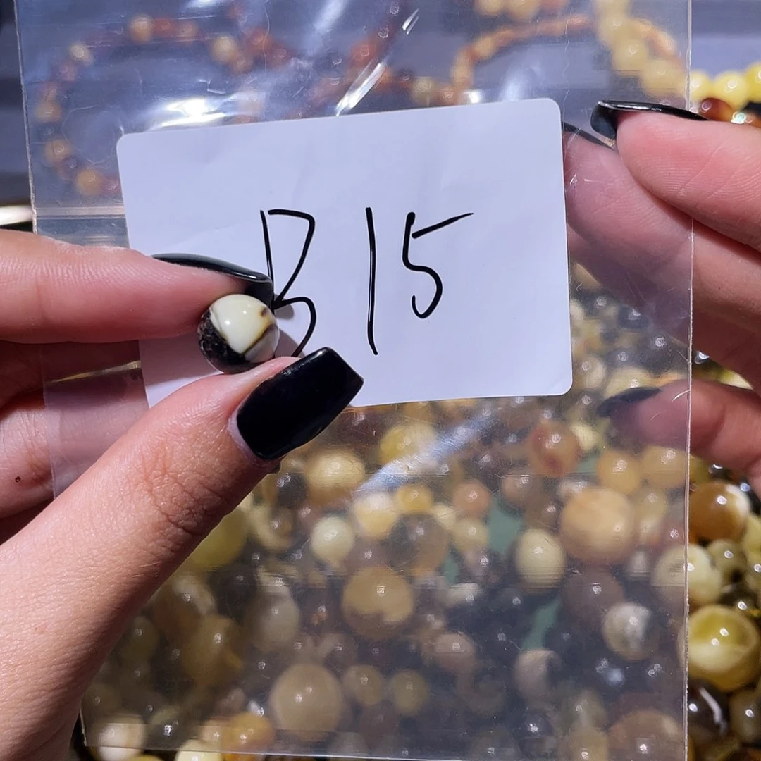 未镶嵌蜜蜡裸石福利10.7