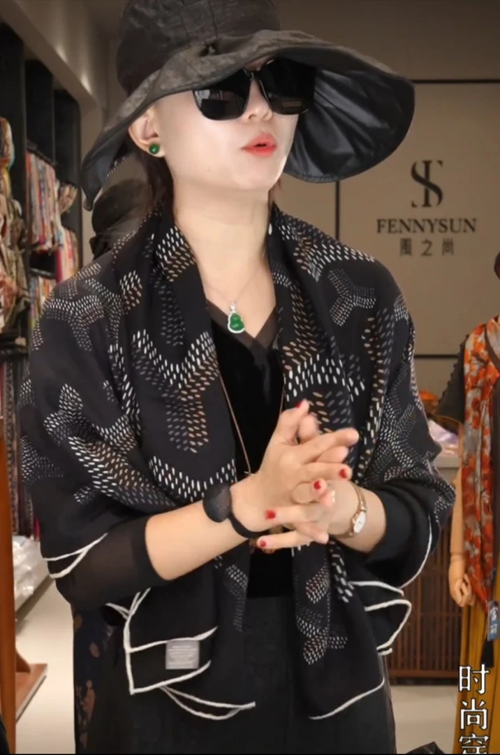 宫丽135cm方巾桑蚕丝羊毛狗牙Y字母手工卷边丝毛保暖大披肩E173