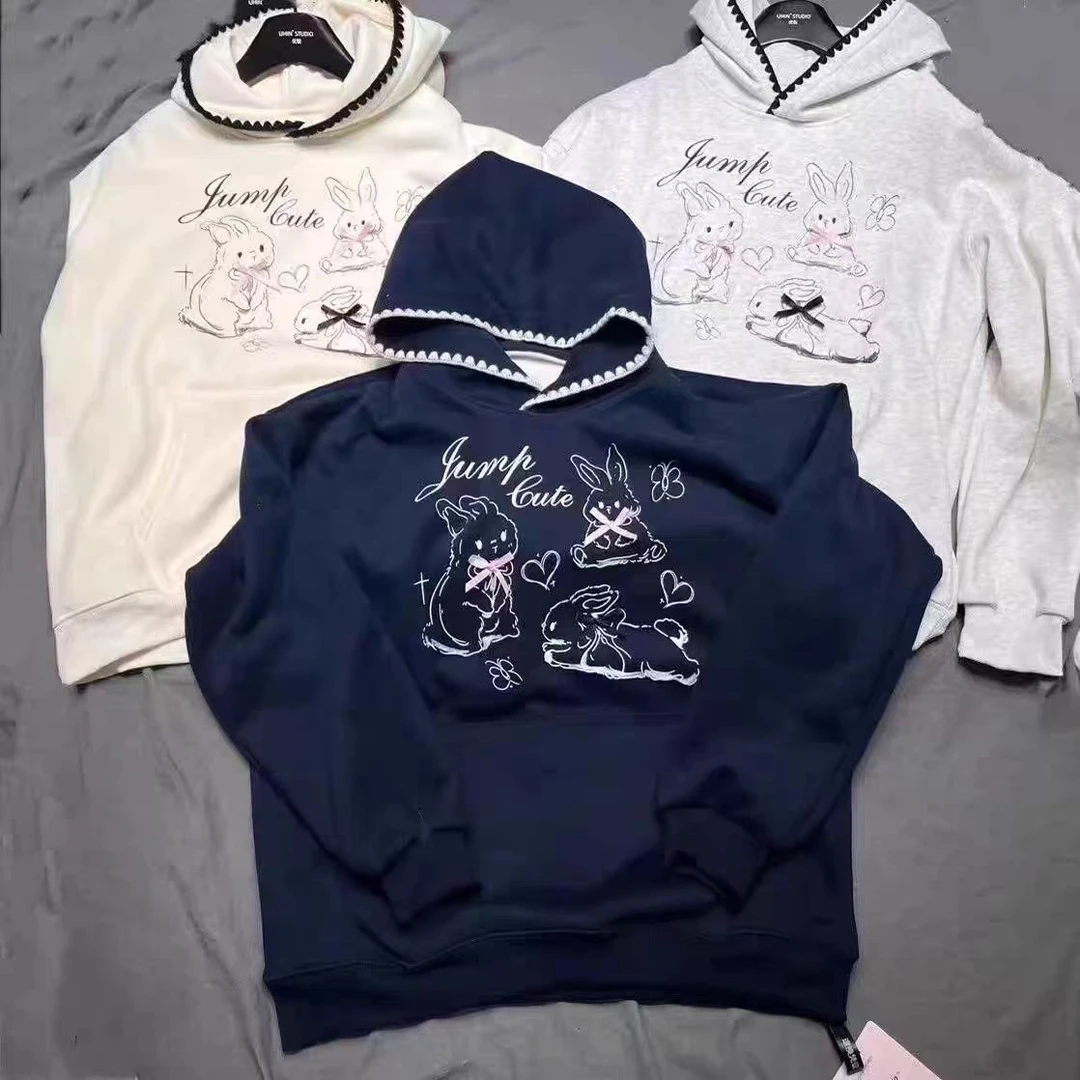 24冬新款兔子涂鸦蝴蝶结加绒加厚宽松休闲百搭可爱简约卫衣女