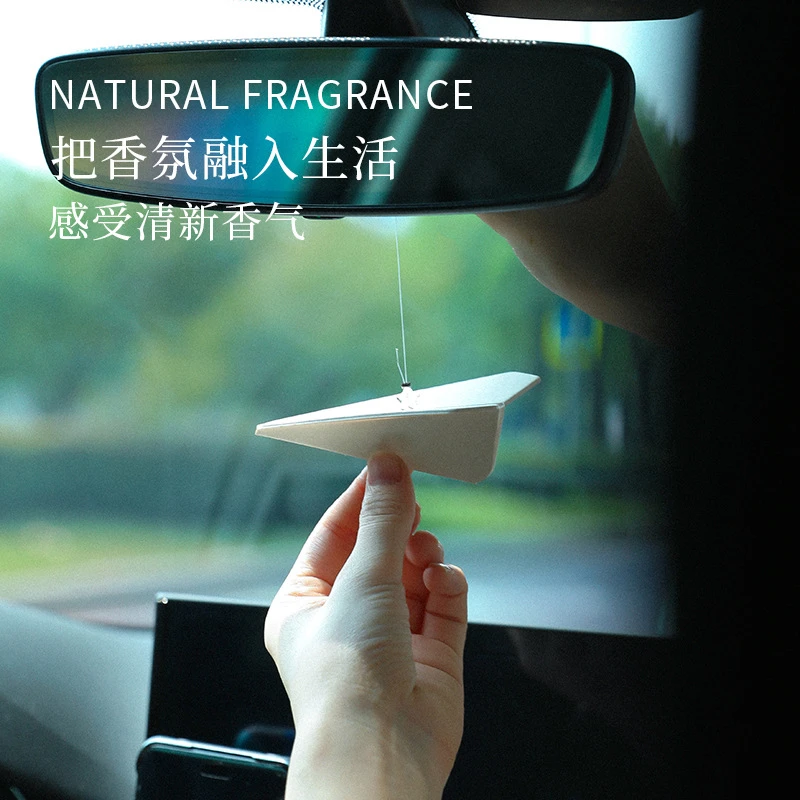 纸飞机挂式车载纸片香氛香薰2025新款后视镜挂件香片内饰车内
