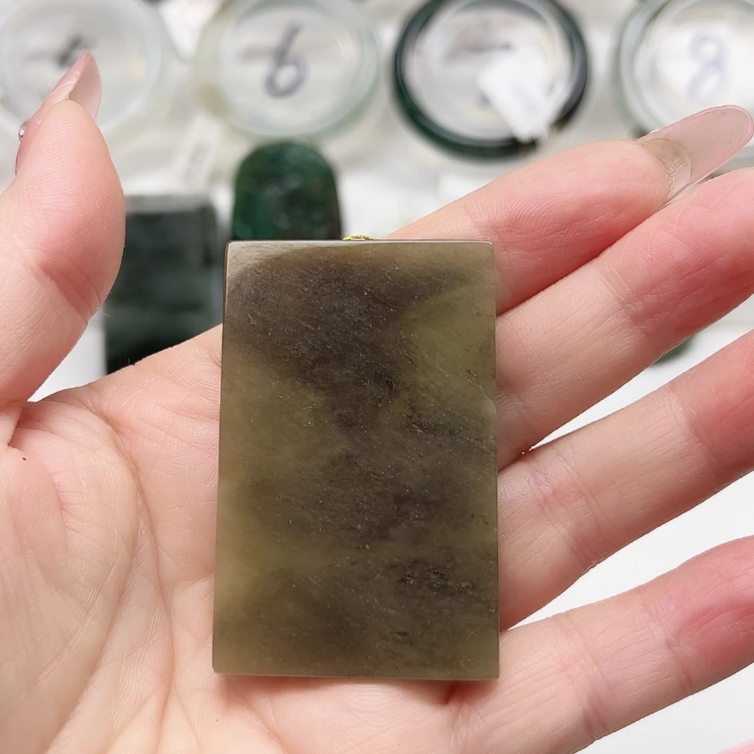 独山玉未镶嵌颈饰