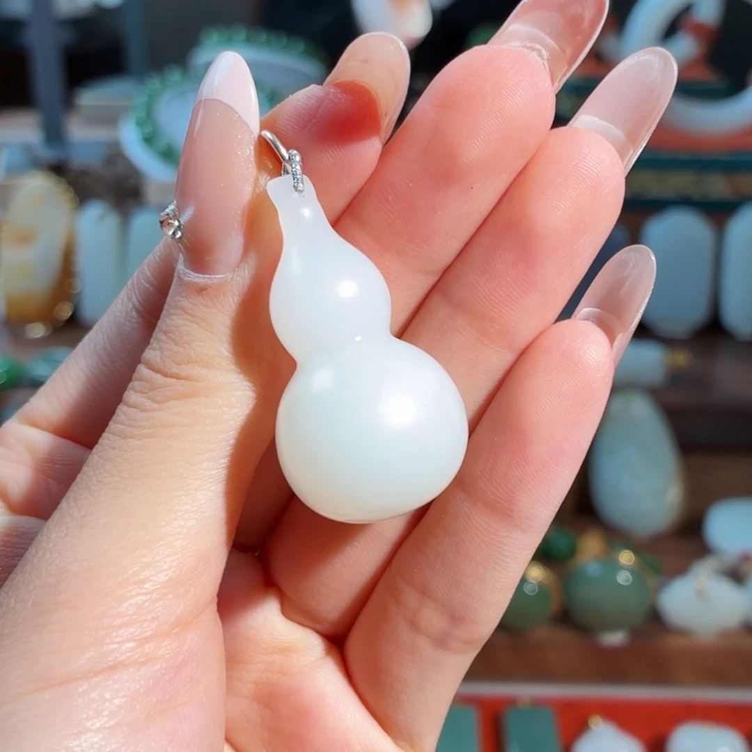 和田玉未镶嵌颈饰T