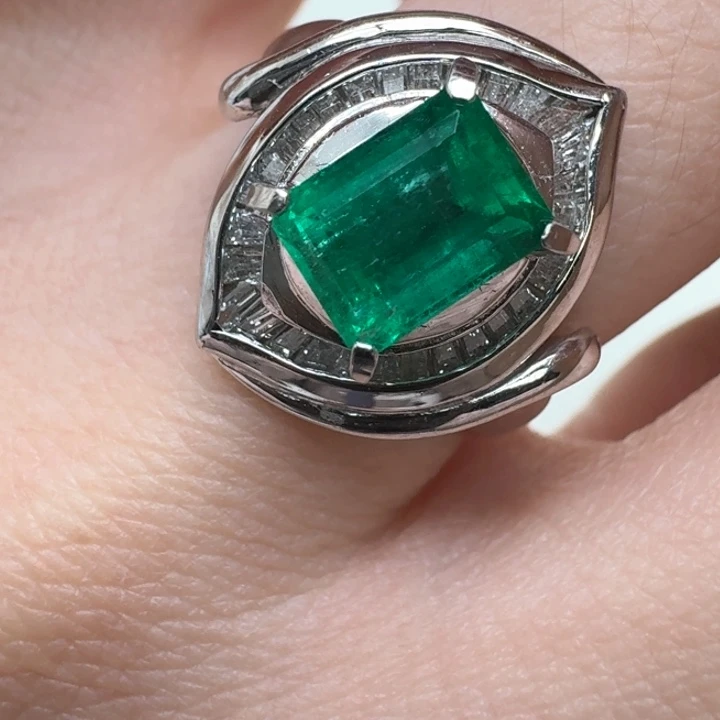 祖母绿戒指未镶嵌