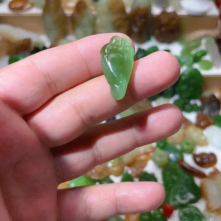 和田玉（碧玉）未镶嵌颈饰