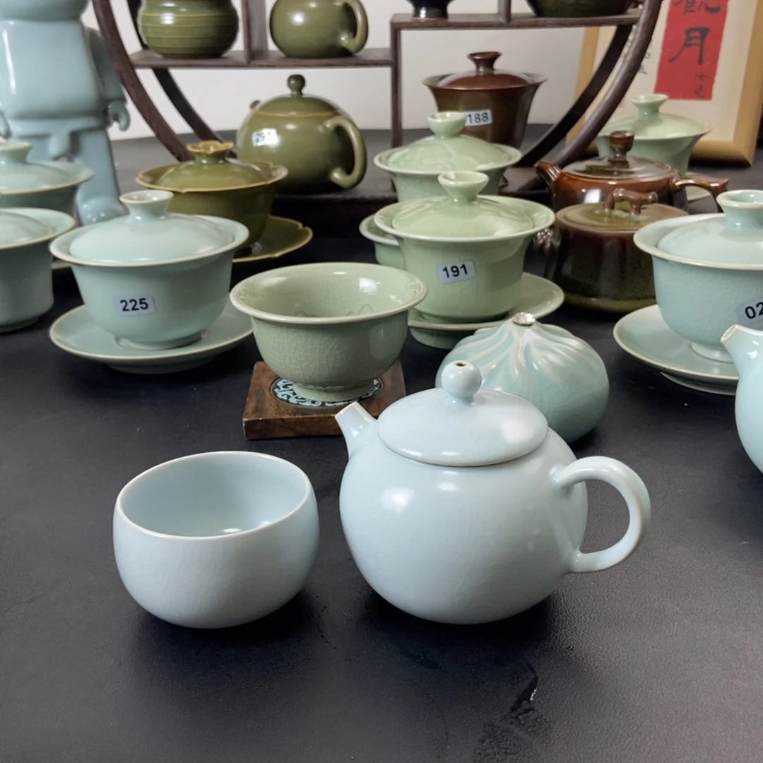 一级品月白釉手工平安壶
