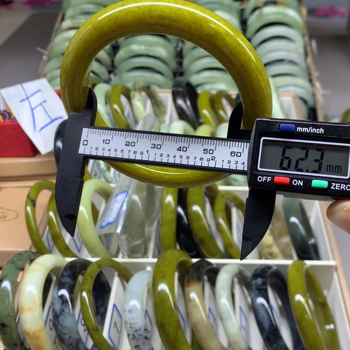 未镶嵌蛇纹石玉手镯36