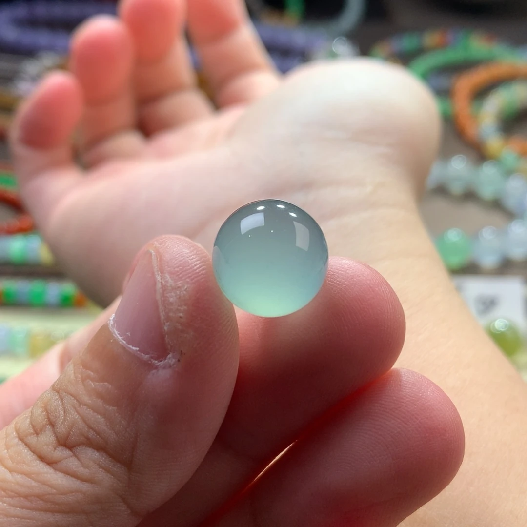 颈饰未镶嵌翡翠冰胶湖水蓝单珠 卡12.3