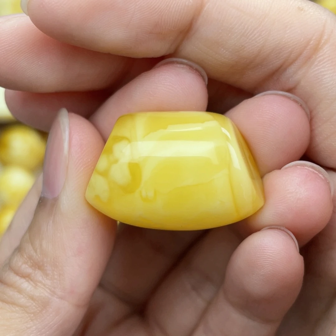 琥珀颈饰未镶嵌马蹄