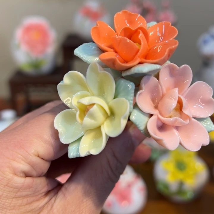 手工精致陶瓷摆件