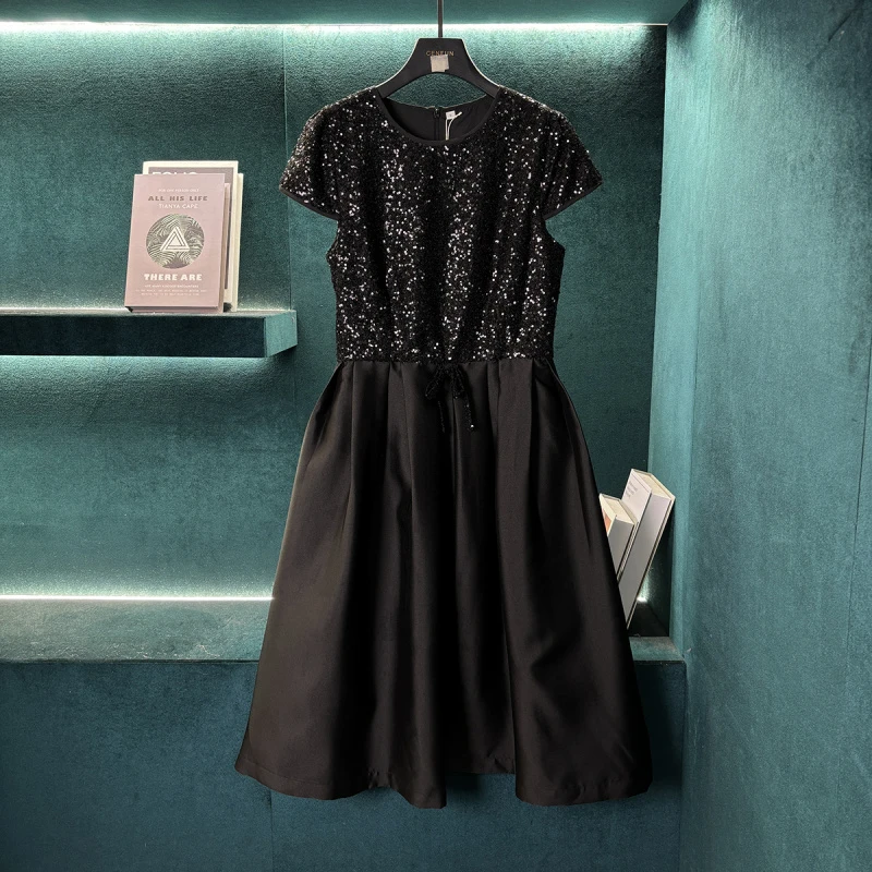 【CENFUN】326*赫本风重工亮片蝴蝶结圆领连衣裙E02231