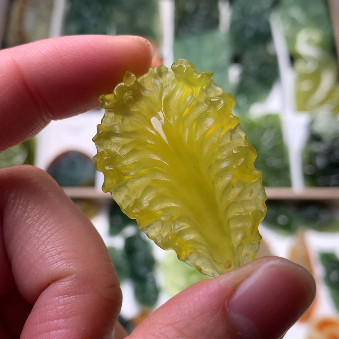 蛇纹石玉未镶嵌挂件生菜