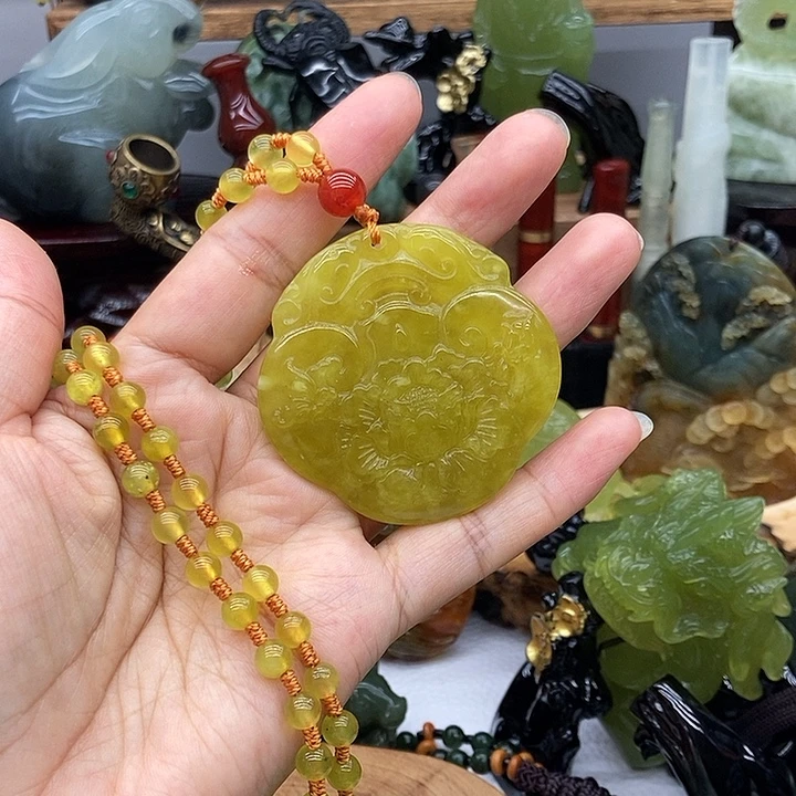 岫玉未镶嵌吊坠挂件