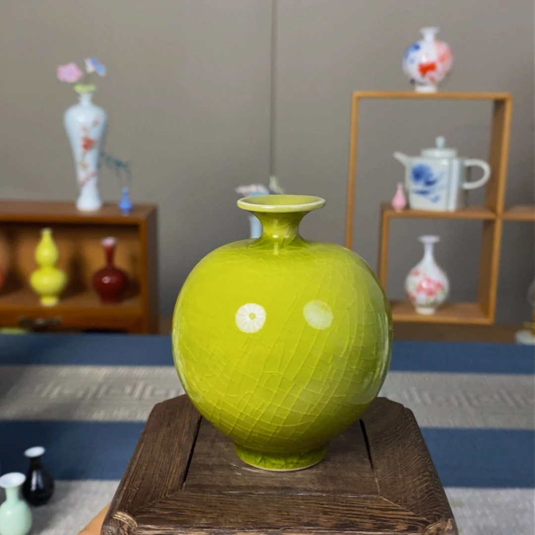 摆件景德镇瓷器精品陈列