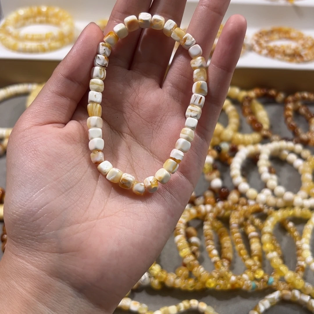 琥珀未镶嵌手链彩沁金瓷白溶洞方糖手串