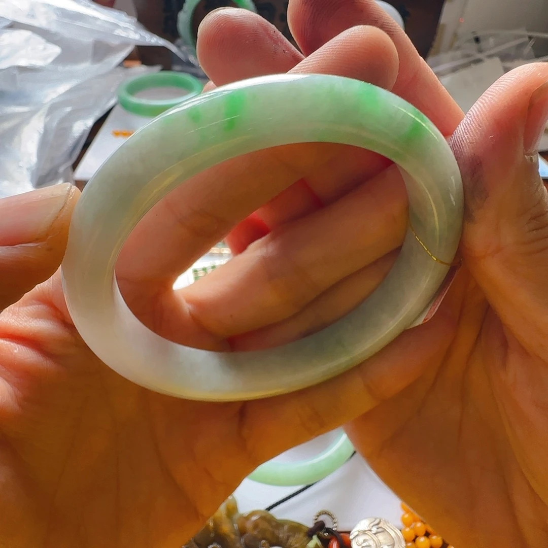 白***金翡翠未镶嵌手镯翡翠99