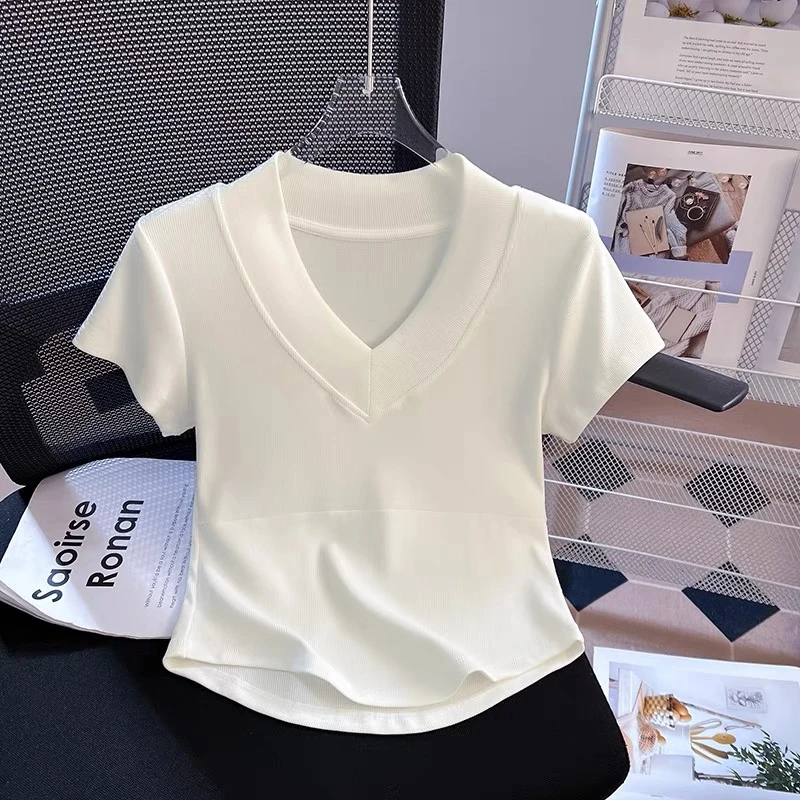 白色正肩短袖t恤女夏2025新款修身显瘦设计感上衣弧形下摆v领体恤