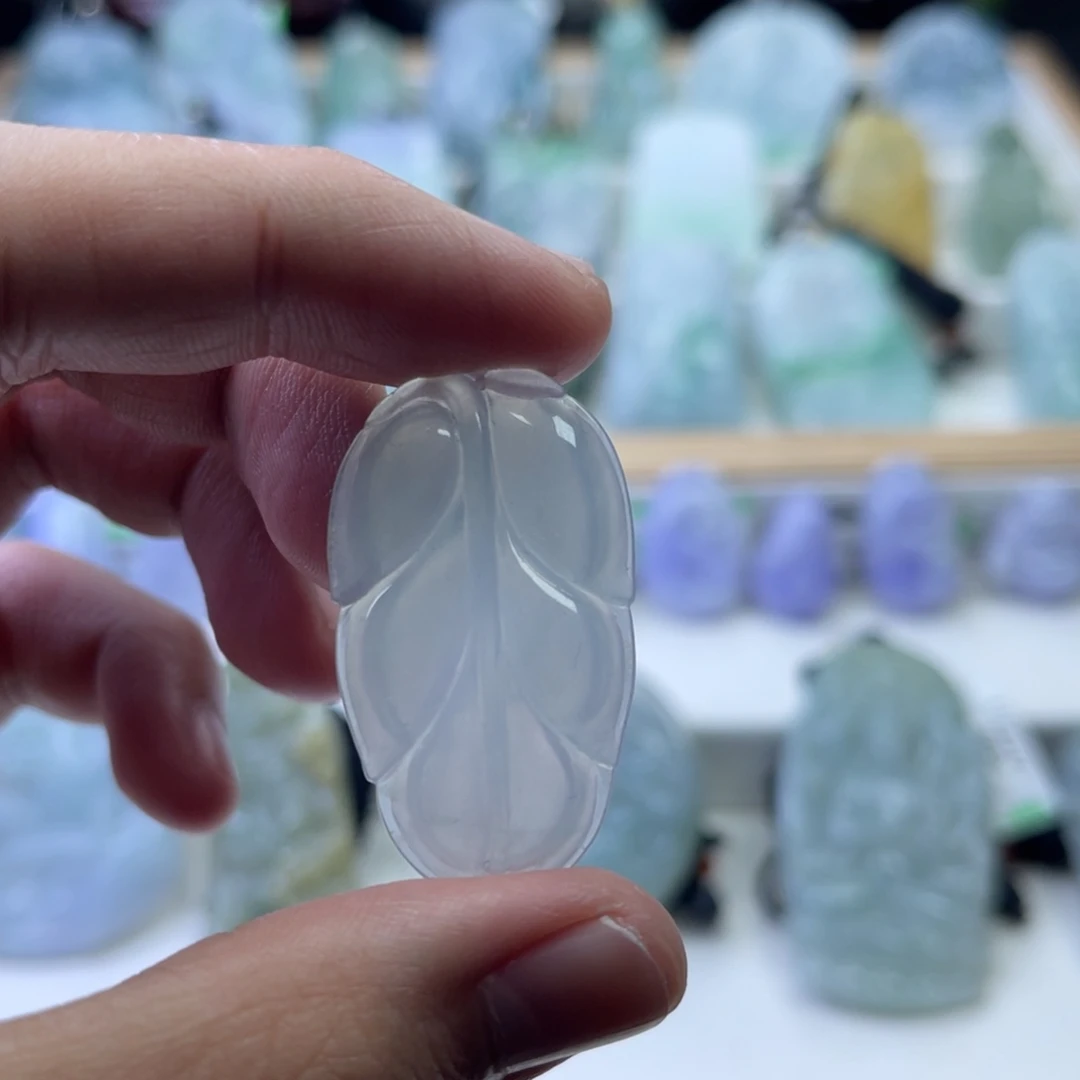 翡翠未镶嵌颈饰8654