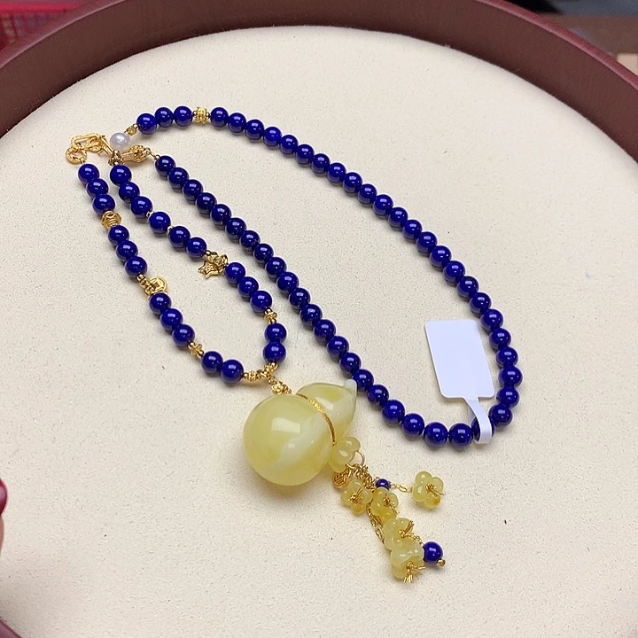 琥珀颈饰未镶嵌贰*