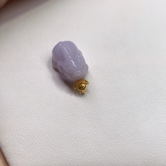 颈饰18K金镶嵌翡翠