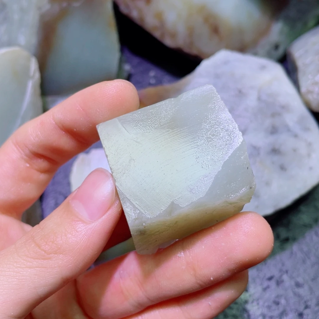 和田玉未镶嵌珠宝半成品